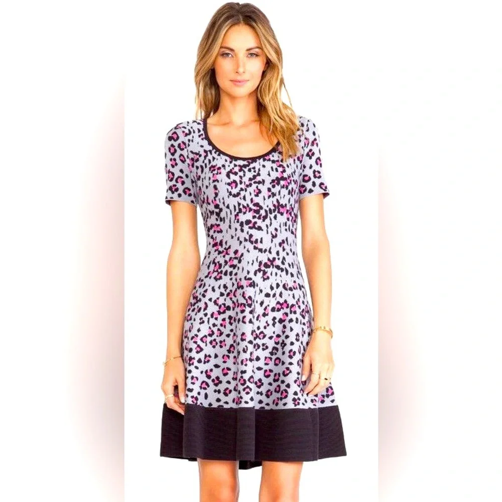 Kate Spade Cyber Leopard & Cheetah Print short sleeve Sweater Dress Medium Gray